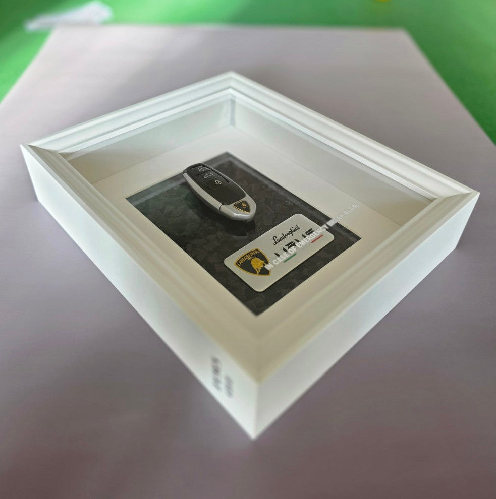 BREAK GLASS - Lamborghini Urus Key Frame | White Edition