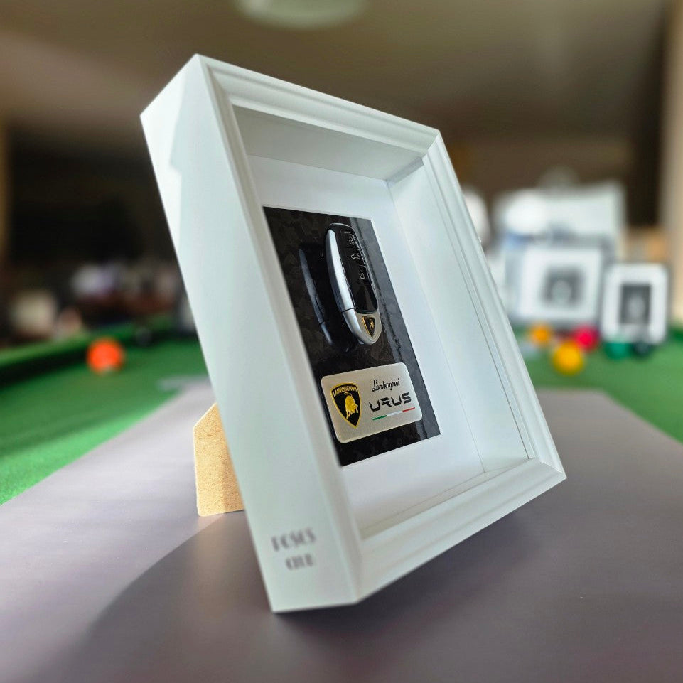 BREAK GLASS - Lamborghini Urus Key Frame | White Edition