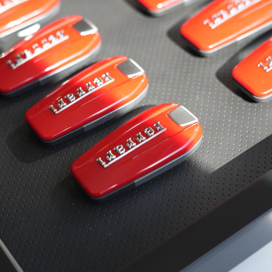 THE COLLECTION - 12 Ferrari Keys Frame